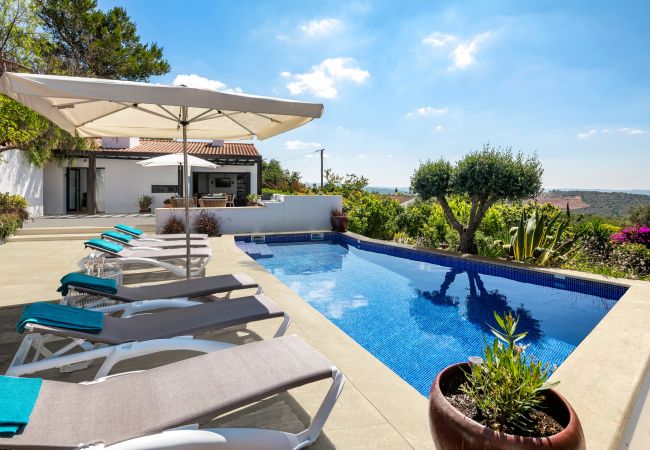 Ferienhaus in São Bartolomeu de Messines - Casa Luzia - Landhaus mit privatem Pool! 