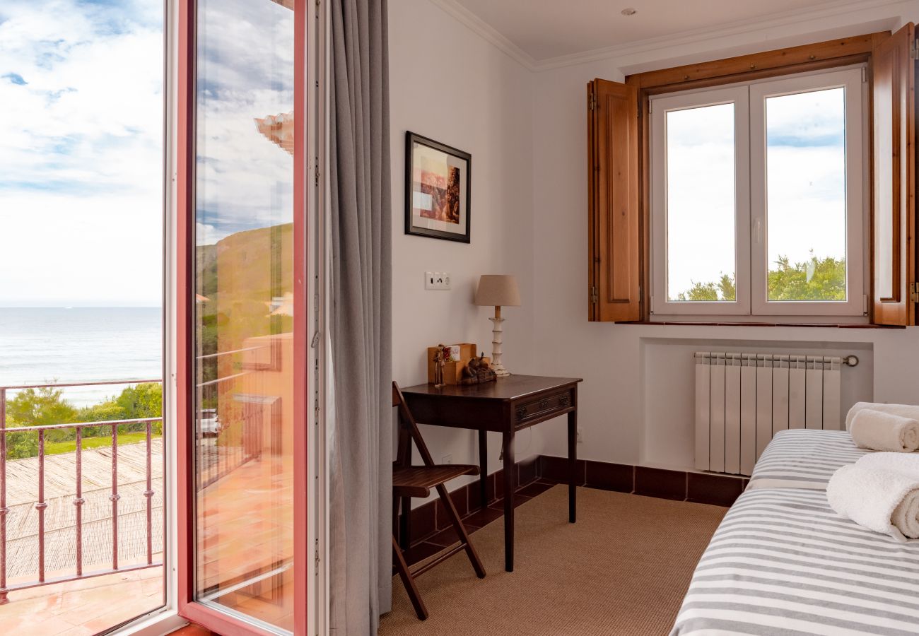 Villa en Sintra - Beachfront Recluse