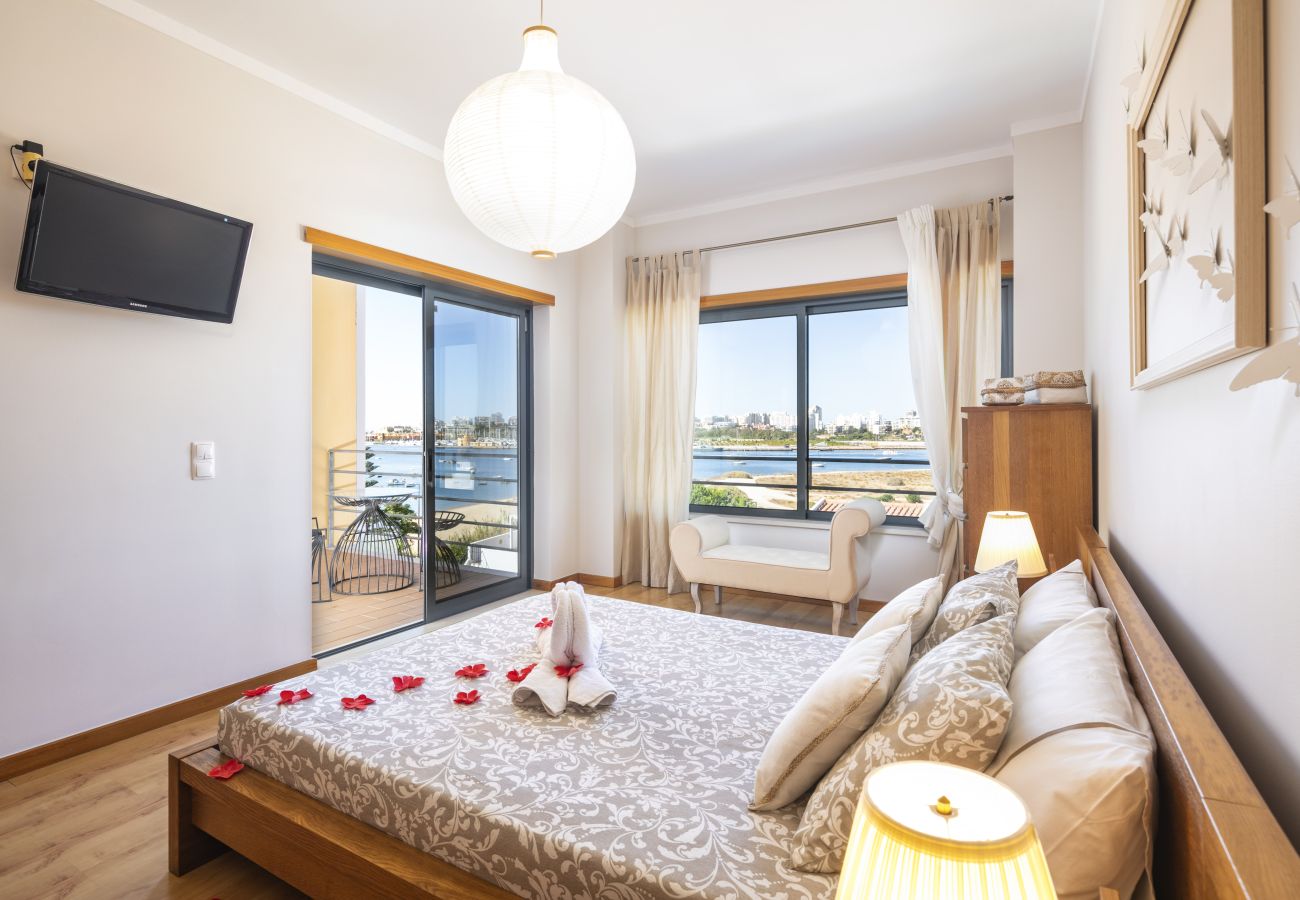 Casa adosada en Ferragudo - Casa Bayview Bliss - Experience a Dream Holiday in the Heart of the Algarve!