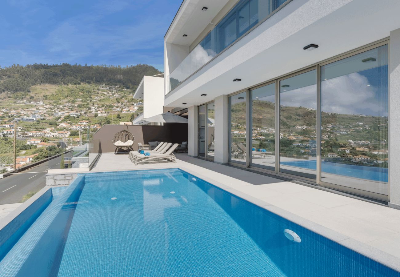 Villa en Arco da Calheta - Sunberry House