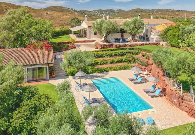 Villa à São Bartolomeu de Messines - Casa Cuco - Belle villa de luxe dans une vallée verdoyante avec piscine 