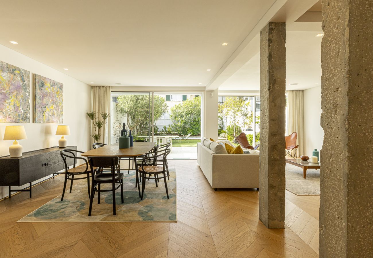 Maison mitoyenne à Lisbonne - Contemporary Restelo Pool Haven