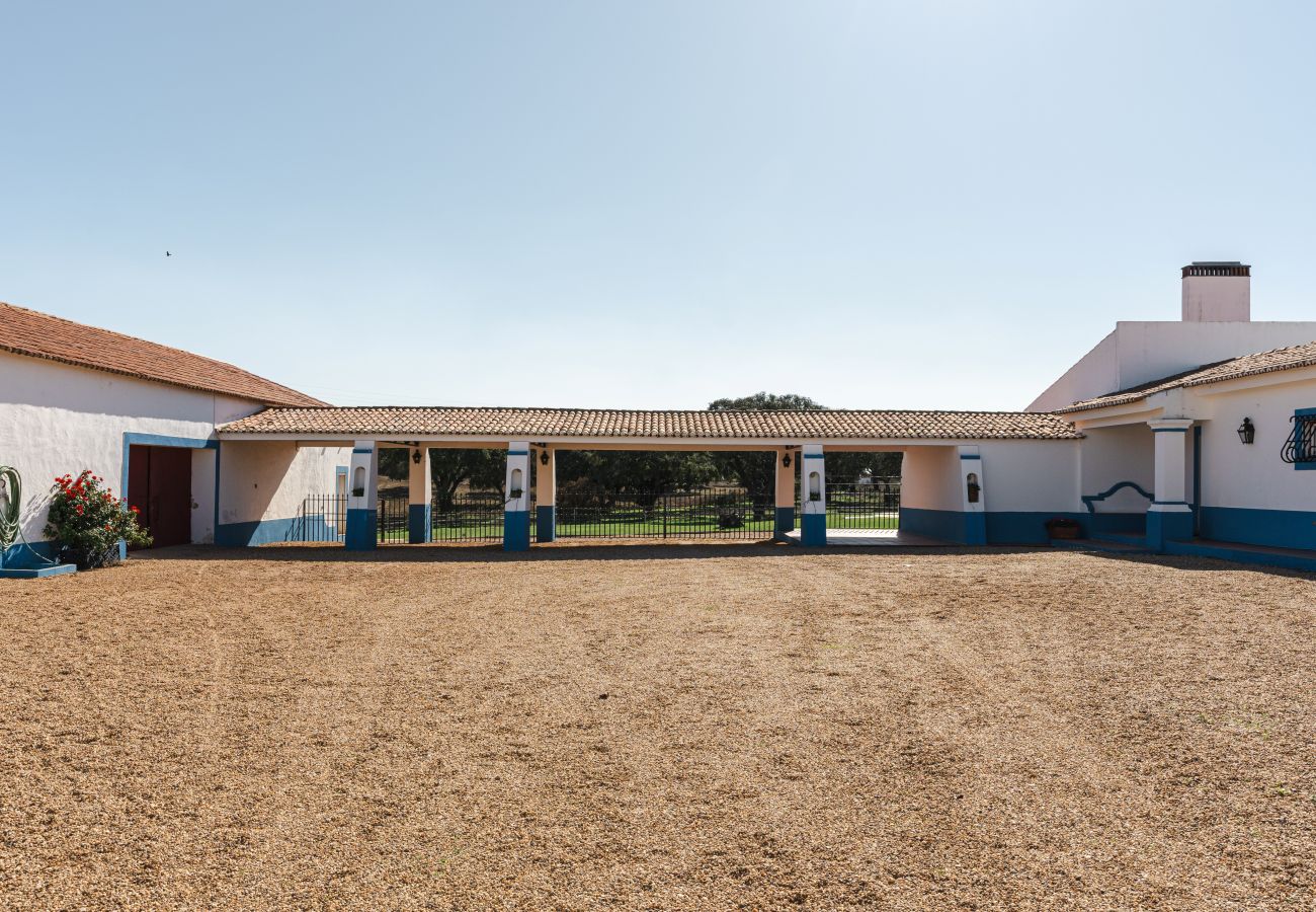 Villa a Ermidas-Sado - Countryside Manor