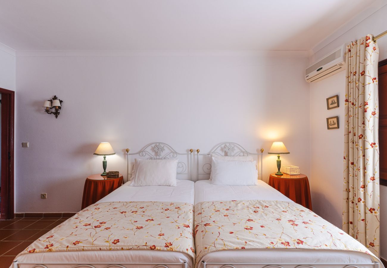 Villa a Ermidas-Sado - Countryside Manor