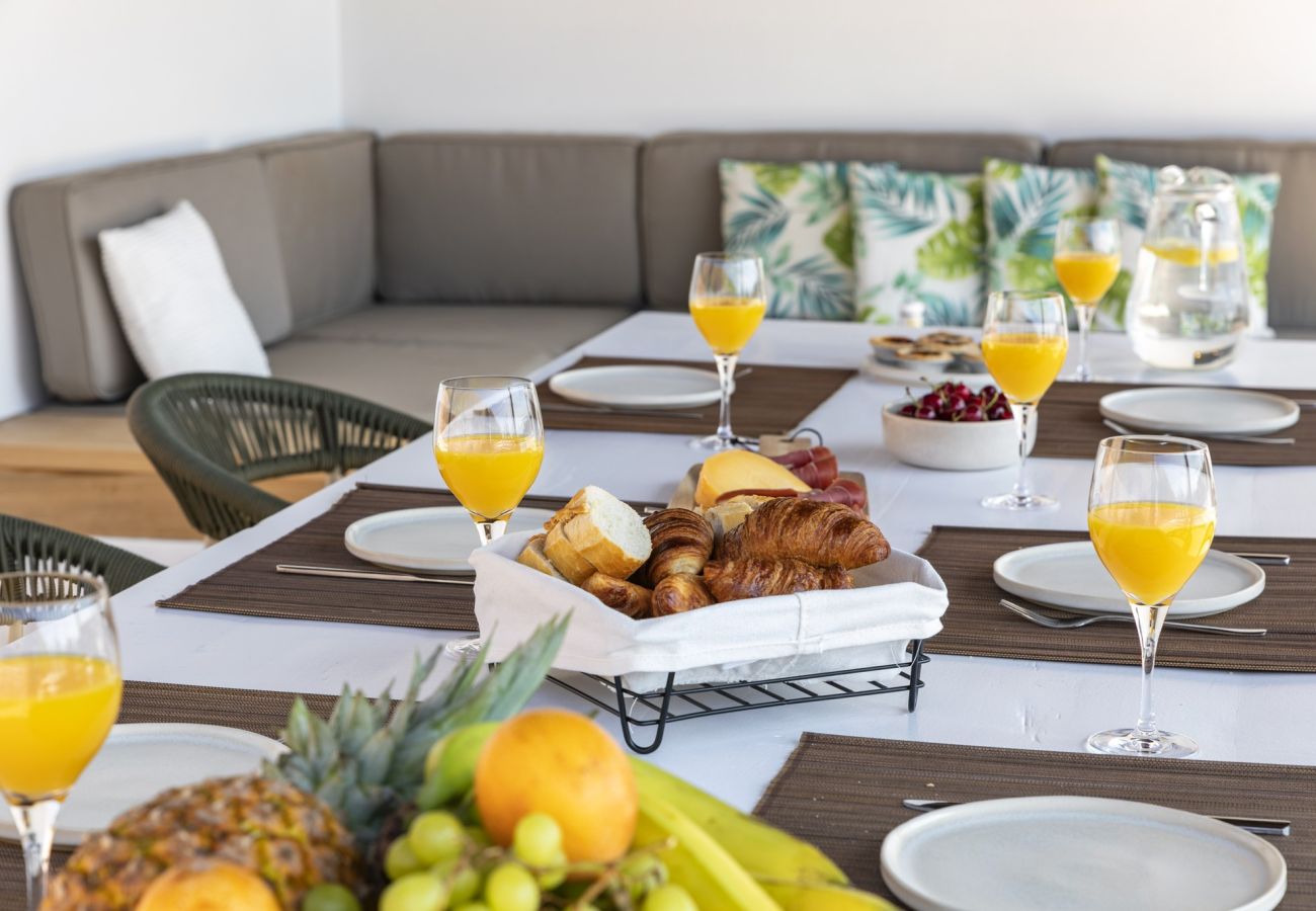Casa a Lagoa - Casa Lourenço – A Serene Getaway Surrounded by Nature and Ocean Views