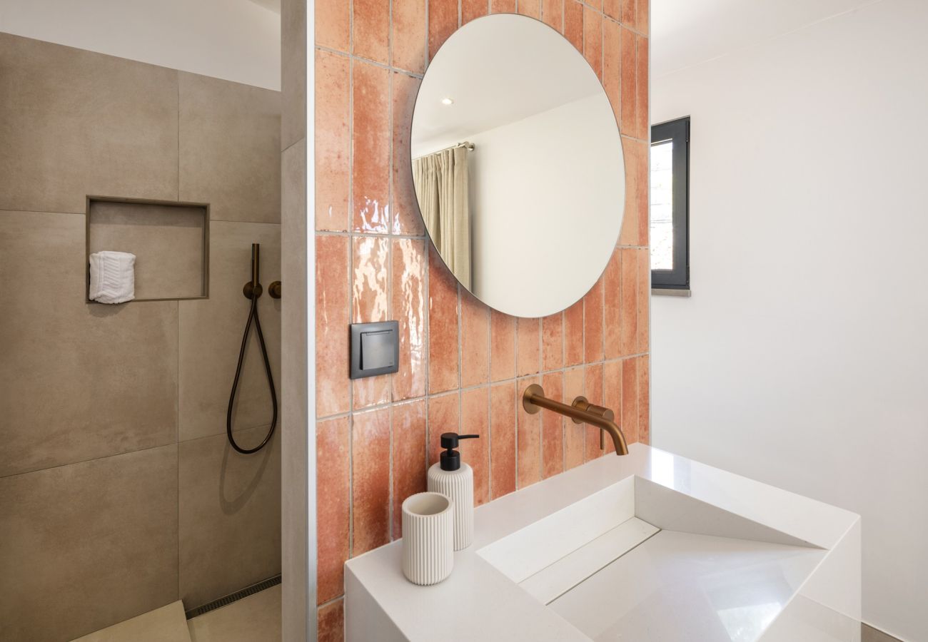 Casa a Lagoa - Casa Lourenço – A Serene Getaway Surrounded by Nature and Ocean Views