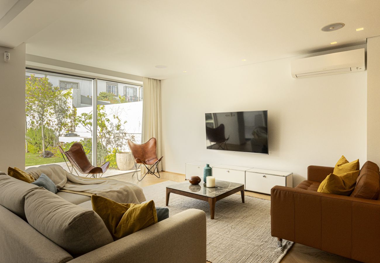 Casa a schiera a Lisboa - Contemporary Restelo Pool Haven