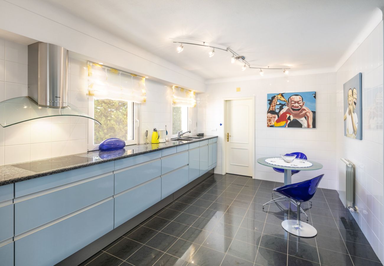 Villa in Carvoeiro - Casa Duas Filhas – Lichte villa met privézwembad vlakbij de kliffen van Carvoeiro