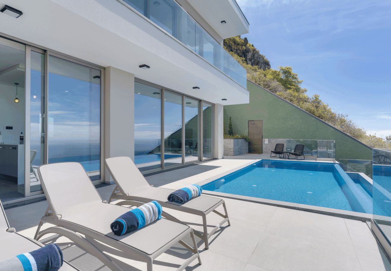 Villa in Arco da Calheta - Sunberry House