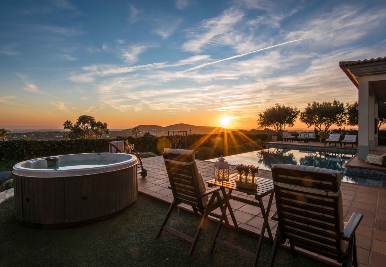 Villa em Santa Bárbara de Nexe - Villa Leonidas - Villa de luxo com as melhores vistas!