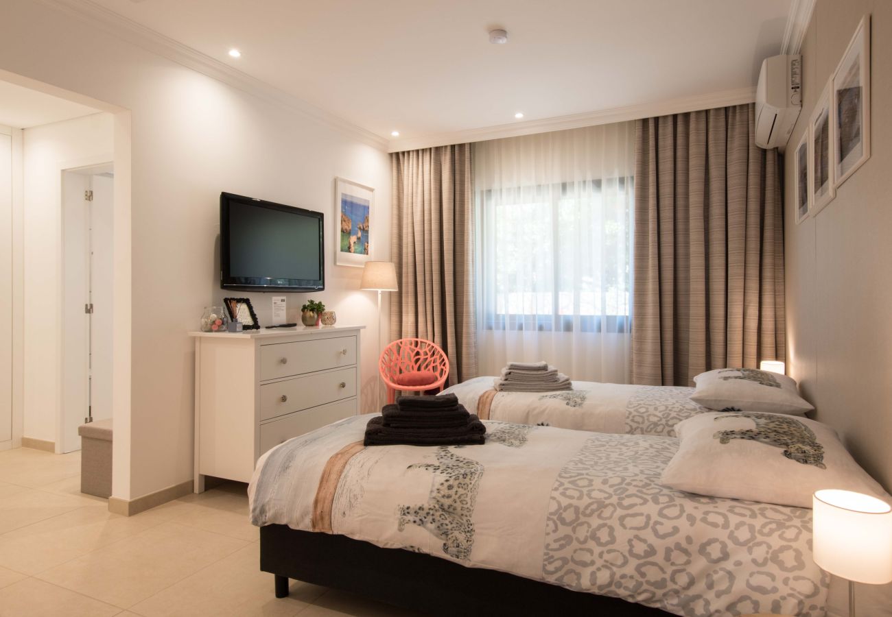 Villa em Santa Bárbara de Nexe - Villa Leonidas - Villa de luxo com as melhores vistas!