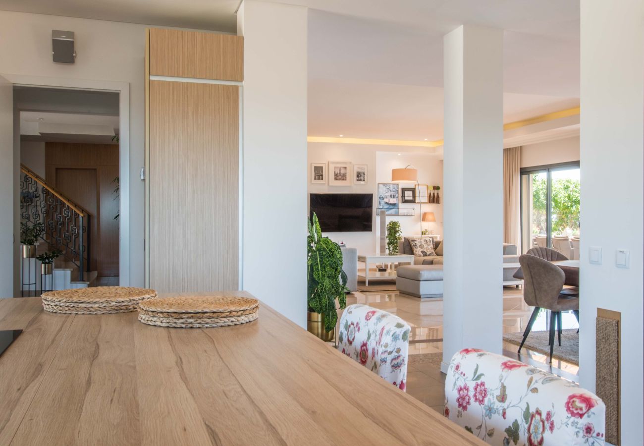Villa em Santa Bárbara de Nexe - Villa Leonidas - Villa de luxo com as melhores vistas!