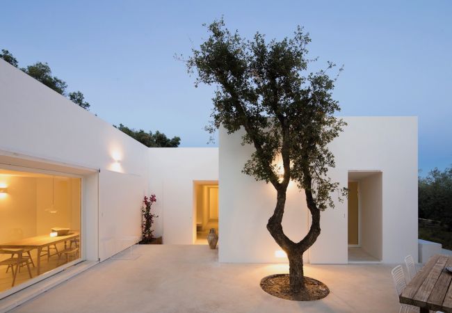 Villa em Loulé - Casa Domingos - Uma deslumbrante moradia de design no coração do Algarve
