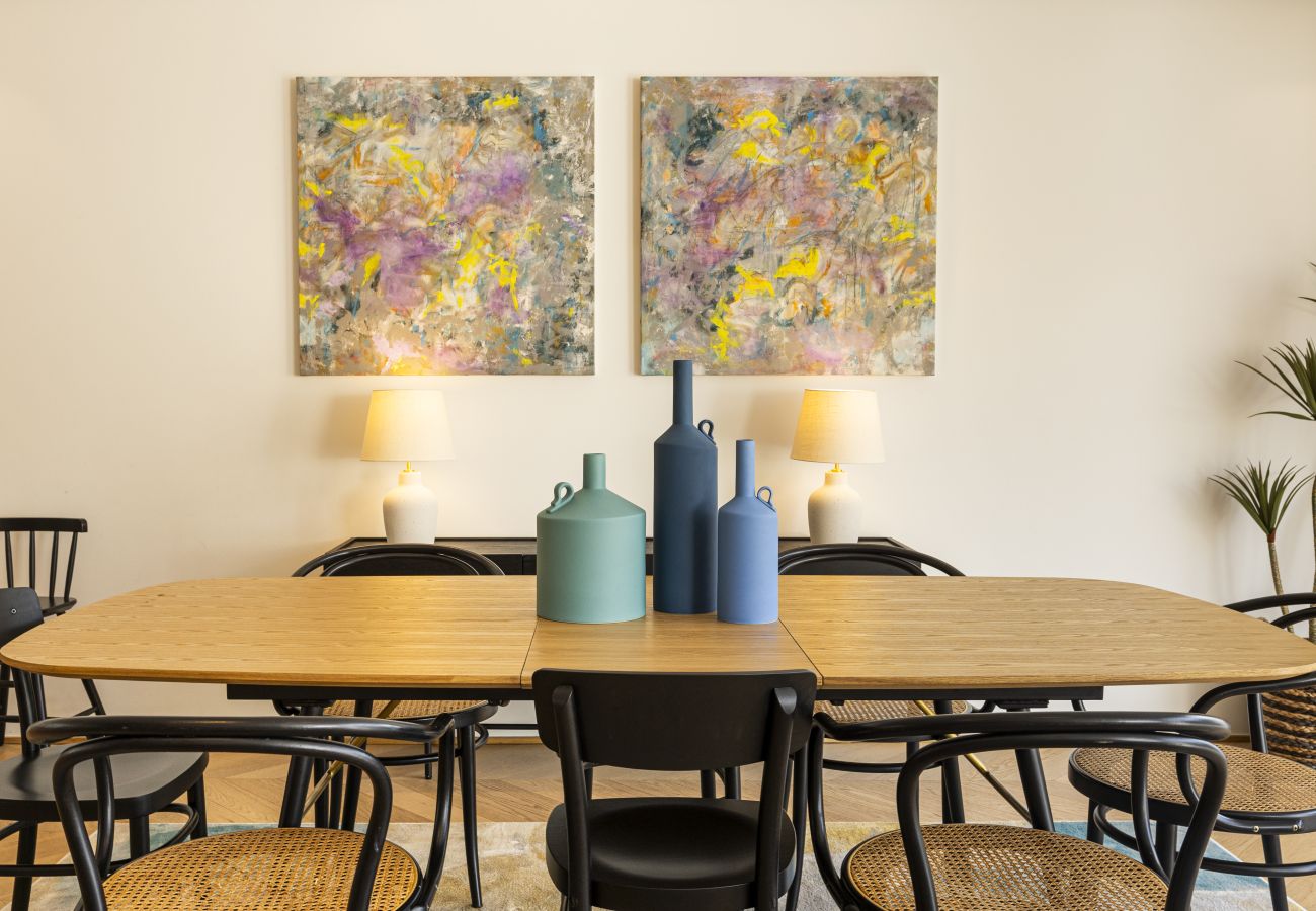 Casa geminada em Lisboa - Contemporary Restelo Pool Haven