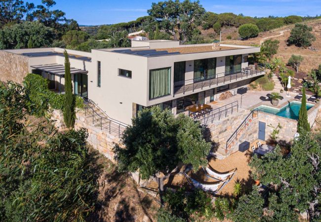 Villa em São Brás de Alportel - Casa L - Luxuosa moradia de dois pisos com piscina privada e vistas panorâmicas