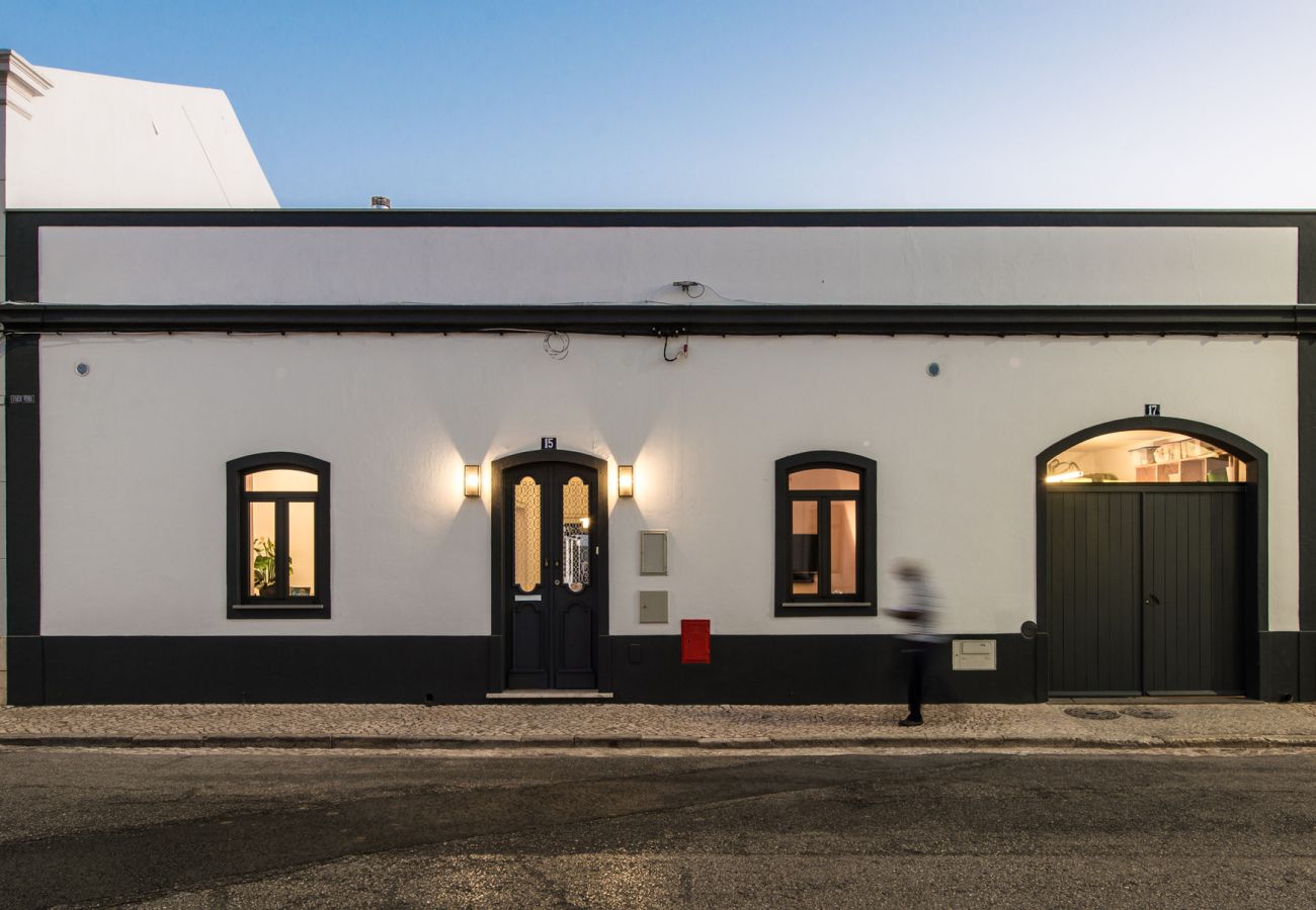 Casa geminada em Lagoa - Casa Bonton - Oásis de casas elegantes com conforto moderno