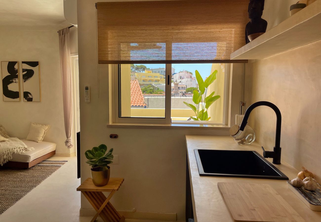 Apartamento em Carvoeiro - Casa Syra – Apartamento elegante com vista para o mar no coração de Carvoeiro