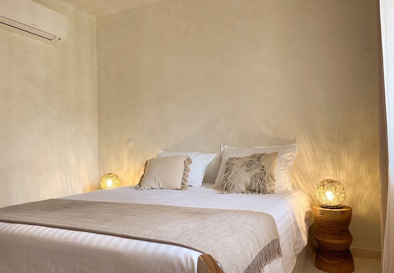 Apartamento em Carvoeiro - Casa Syra – Apartamento elegante com vista para o mar no coração de Carvoeiro