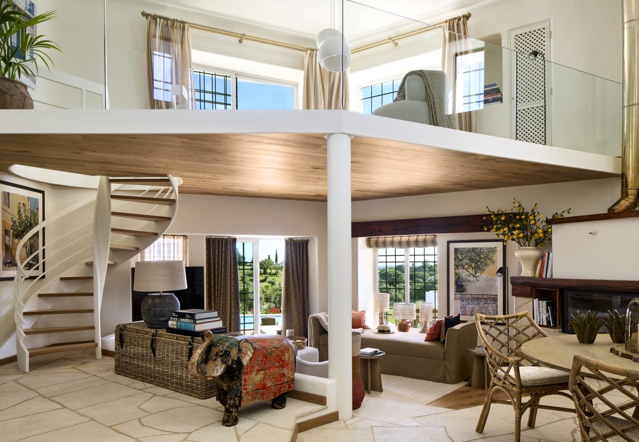 Villa em Guia - Casa Vento de Ouro – Retiro tranquilo numa vinha com piscina aquecida perto da Guia