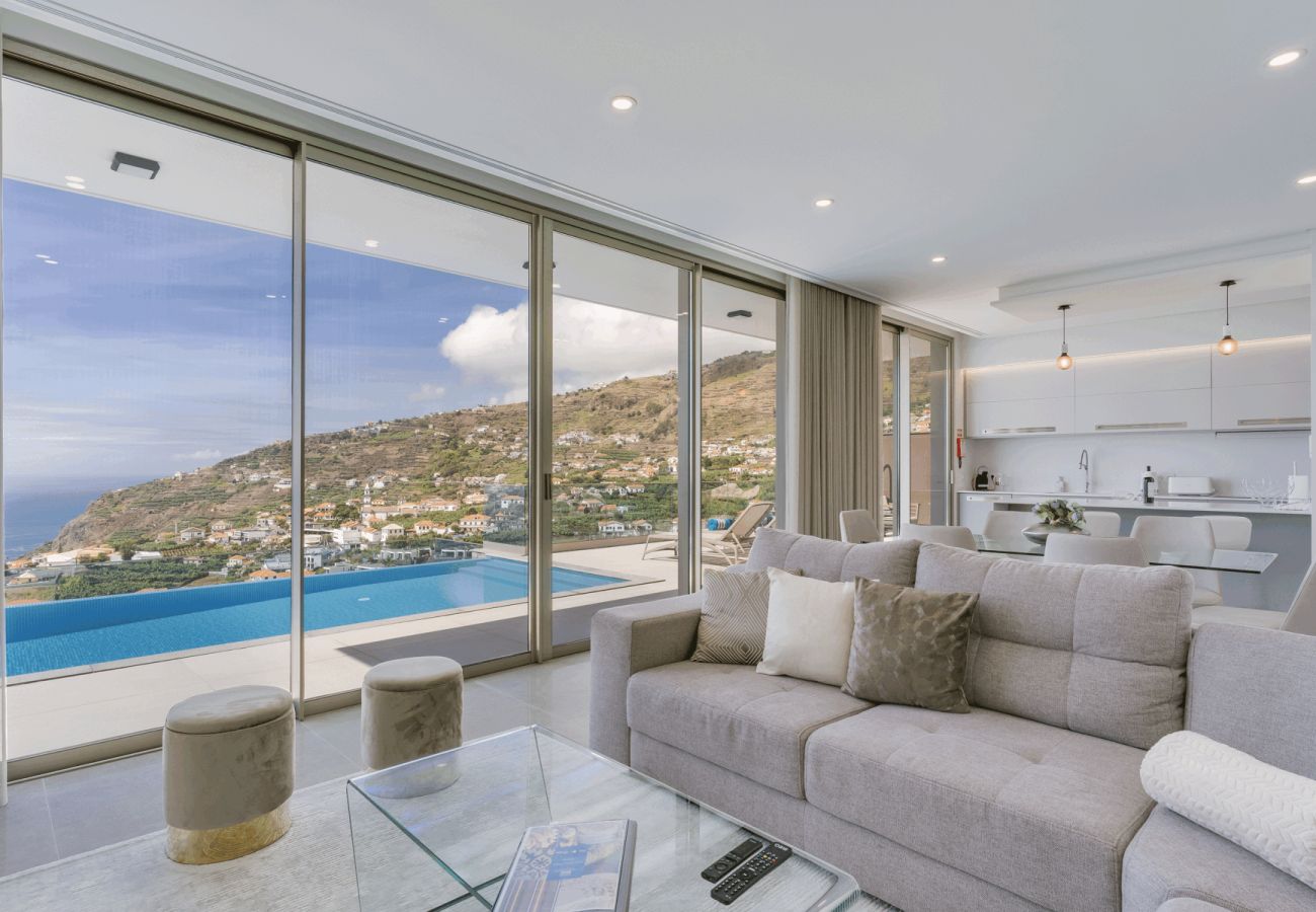 Villa em Arco da Calheta - Sunberry House