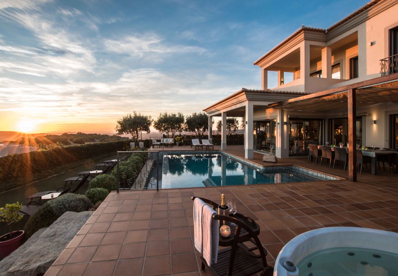 Villa in Santa Bárbara de Nexe - Villa Leonidas - Luxury villa with the best views!