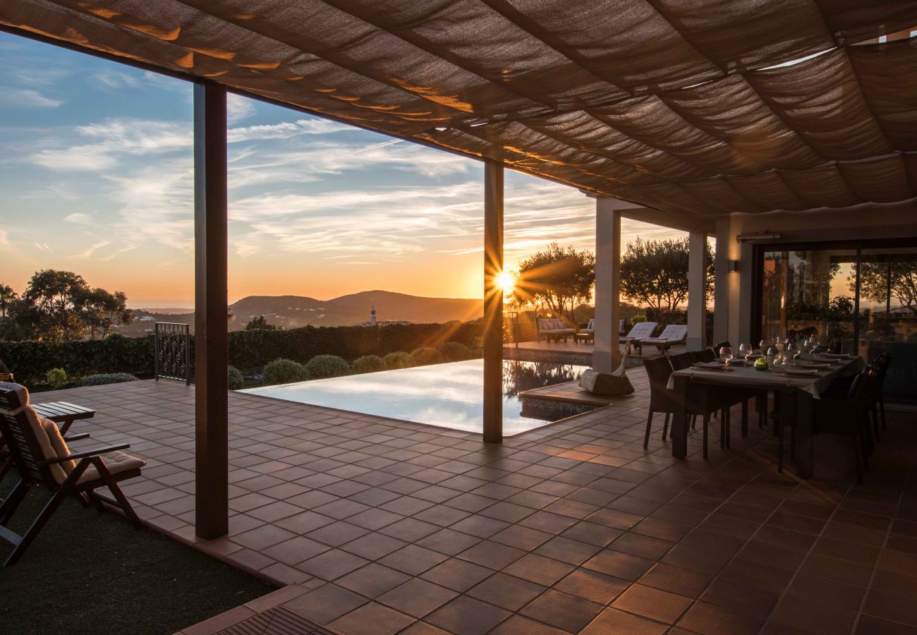 Villa in Santa Bárbara de Nexe - Villa Leonidas - Luxury villa with the best views!