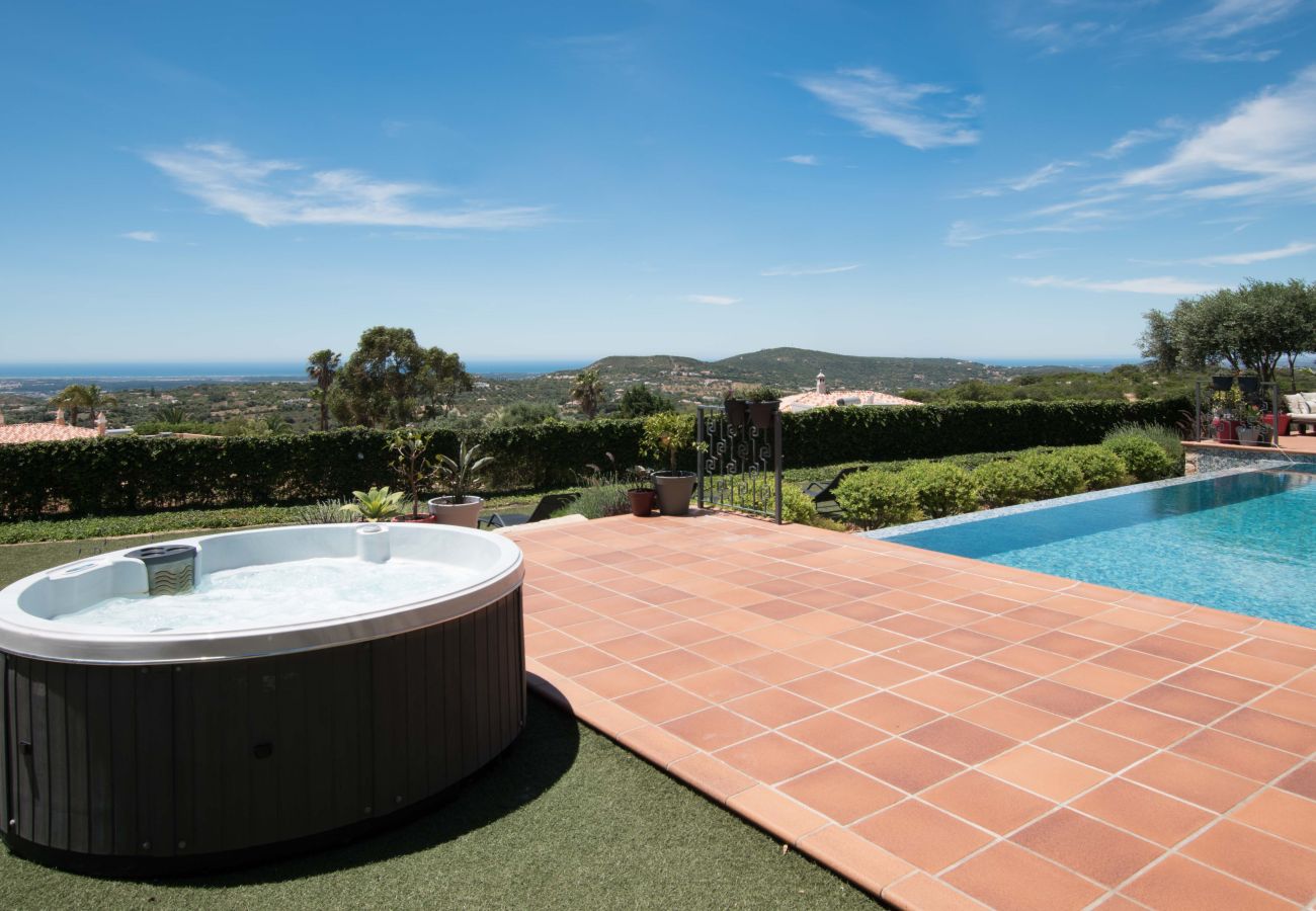 Villa in Santa Bárbara de Nexe - Villa Leonidas - Luxury villa with the best views!