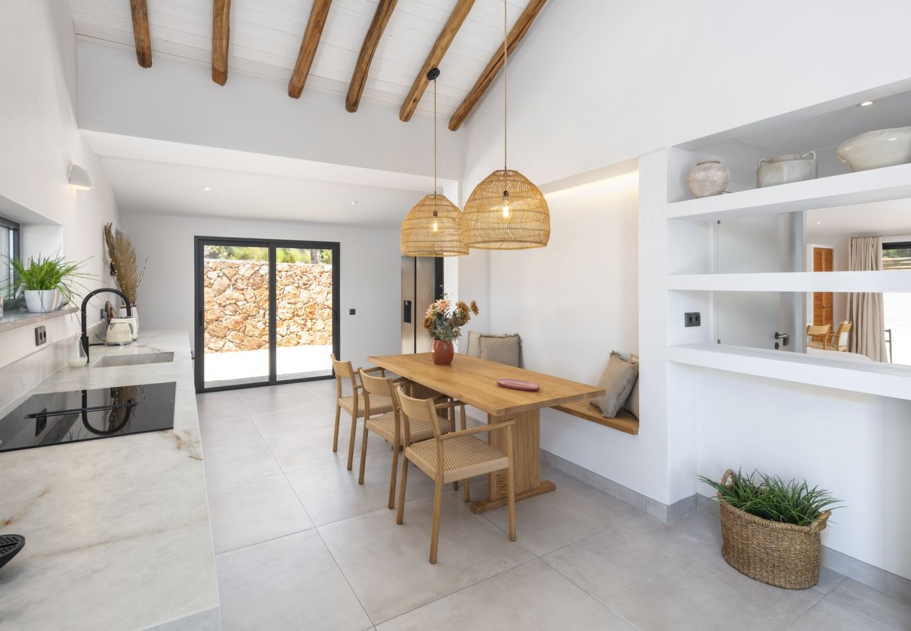 House in Lagoa - Casa Lourenço – A Serene Getaway Surrounded by Nature and Ocean Views