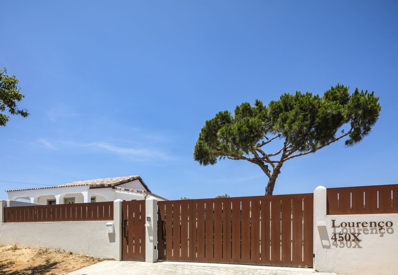 House in Lagoa - Casa Lourenço – A Serene Getaway Surrounded by Nature and Ocean Views