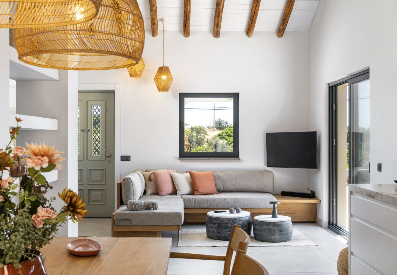 House in Lagoa - Casa Lourenço – A Serene Getaway Surrounded by Nature and Ocean Views