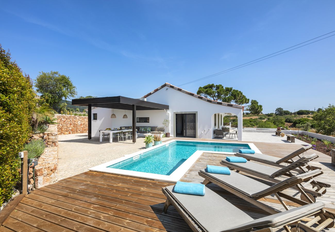 House in Lagoa - Casa Lourenço – A Serene Getaway Surrounded by Nature and Ocean Views
