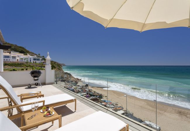 Terraced House in Burgau - Casa Ocean and Sun - Beachfront Townhouse with Rooftop Terrace and Stunning Views