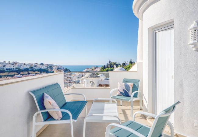 Terraced House in Carvoeiro - Casa Amira - with communal pool in Carvoeiro