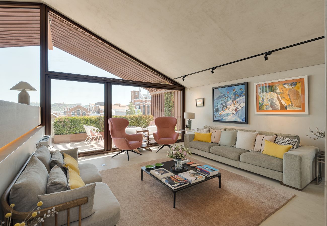 Villa in Lisbon - A Skyline Urban Villa