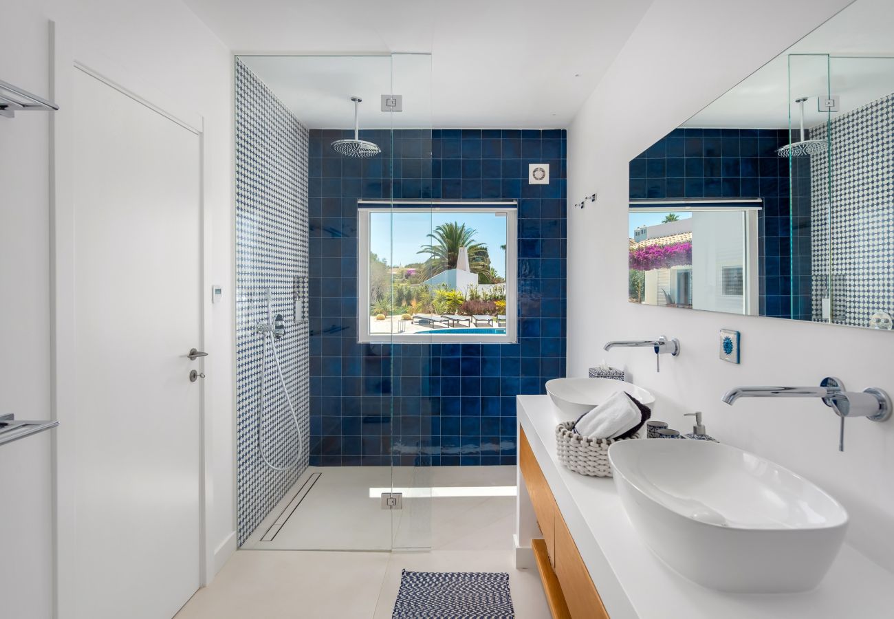 Villa in Carvoeiro - Villa Miramar - luxury at the Carvoeiro cliffs
