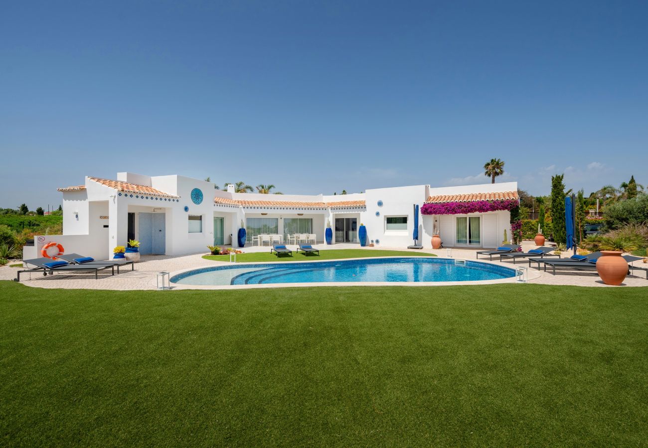 Villa in Carvoeiro - Villa Miramar - luxury at the Carvoeiro cliffs