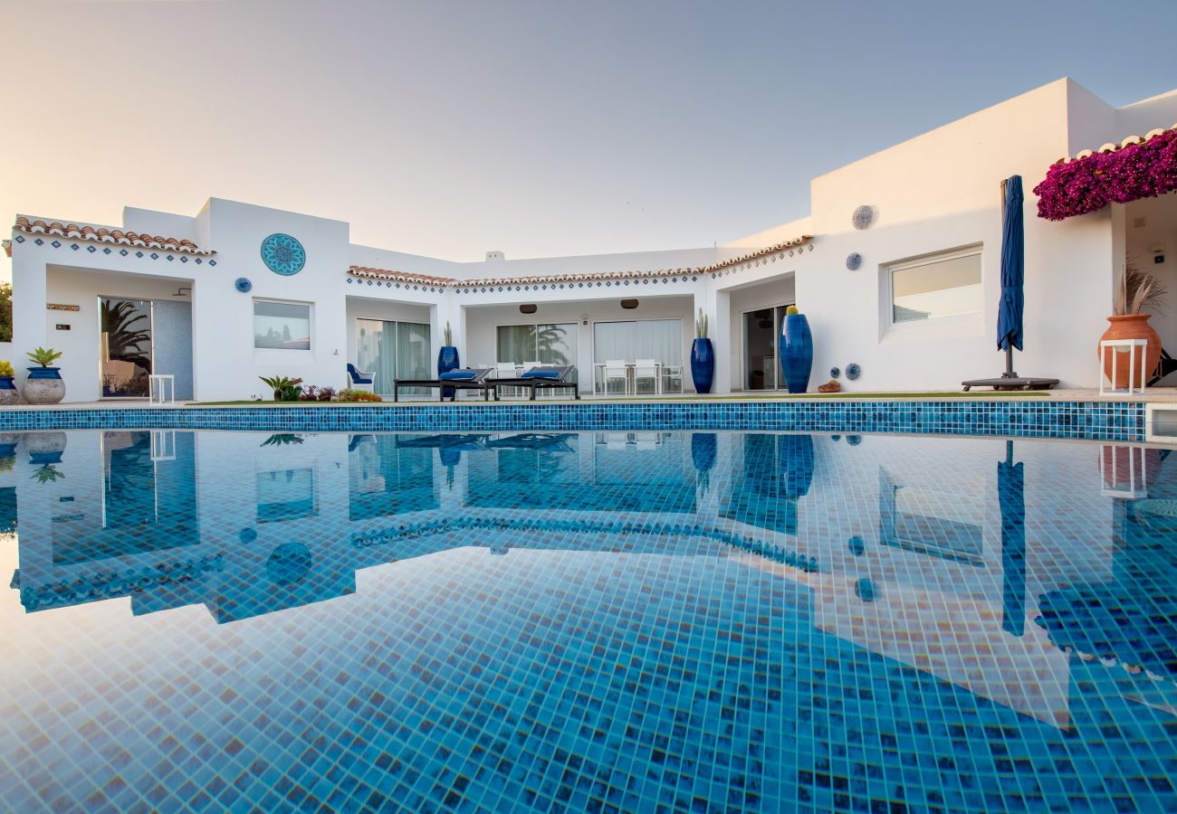 Villa in Carvoeiro - Villa Miramar - luxury at the Carvoeiro cliffs