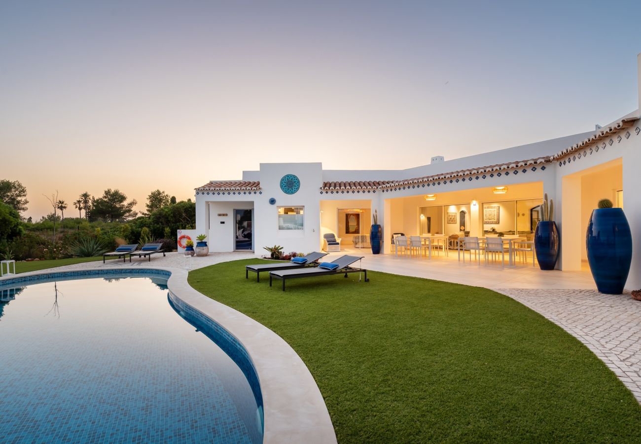 Villa in Carvoeiro - Villa Miramar - luxury at the Carvoeiro cliffs