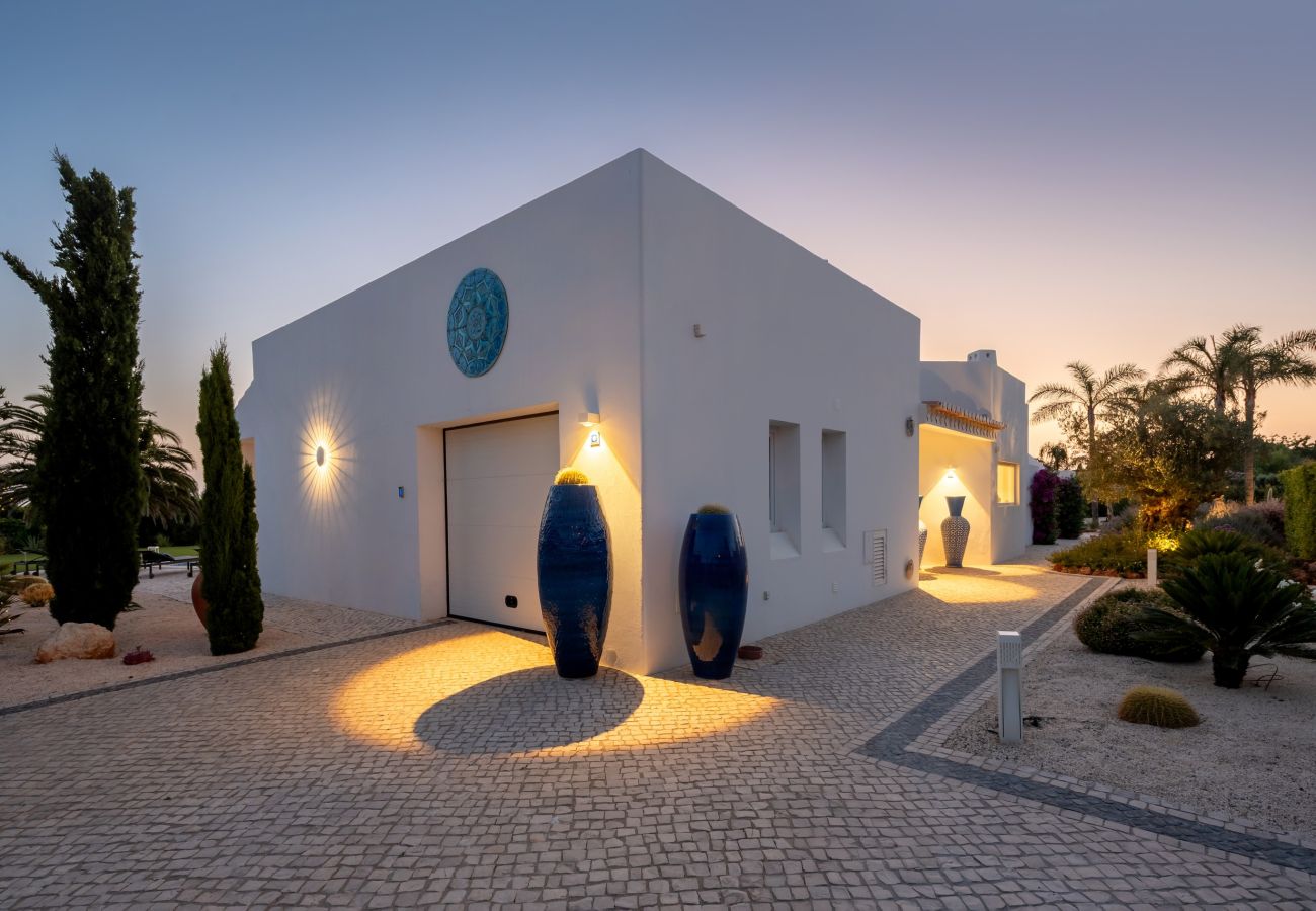 Villa in Carvoeiro - Villa Miramar - luxury at the Carvoeiro cliffs