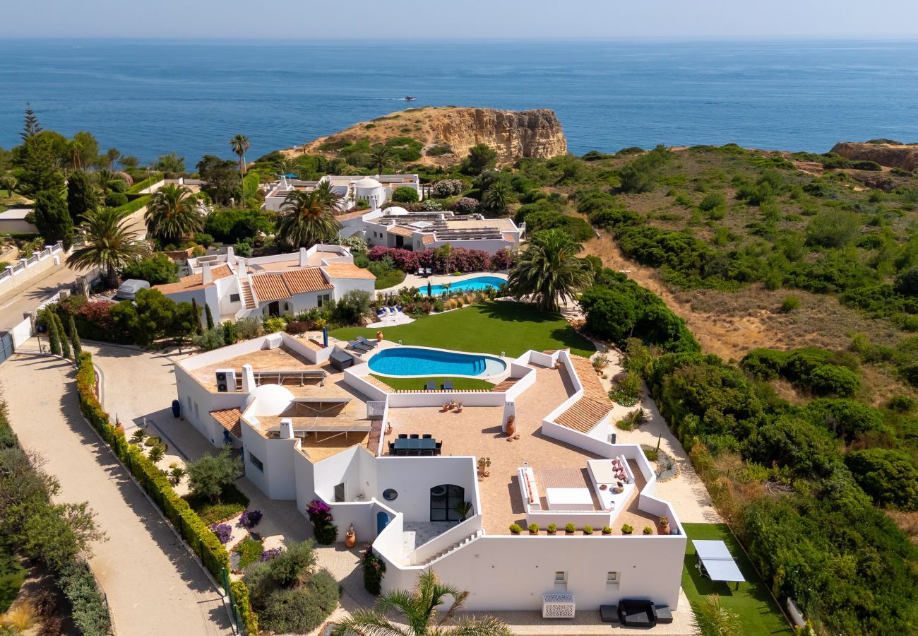 Villa in Carvoeiro - Villa Miramar - luxury at the Carvoeiro cliffs