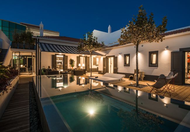 Terraced House in Lagoa - Casa Bonton - Stylish Townhouse Oasis with Modern Comfort