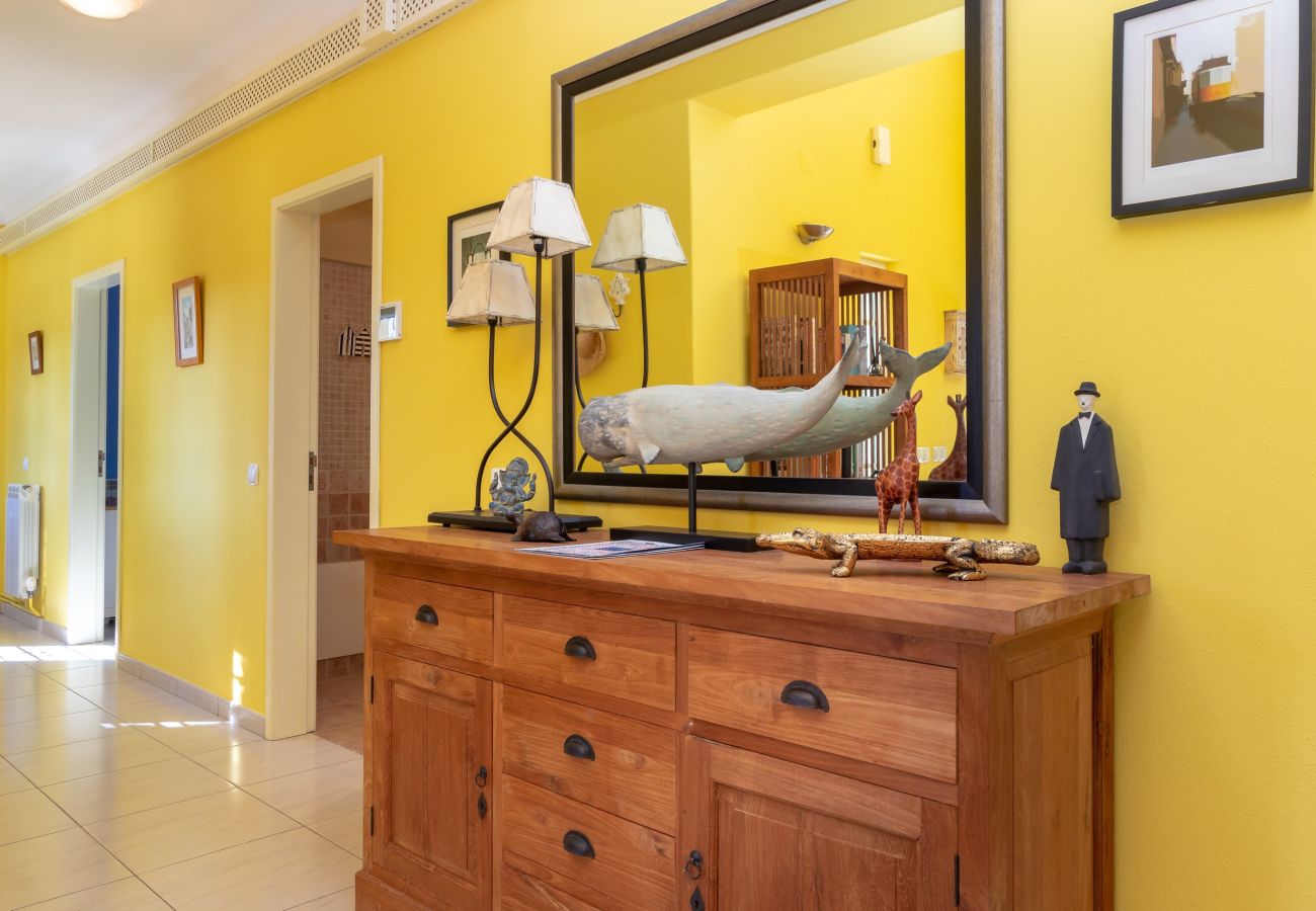 Villa in Carvoeiro - Villa Aurora – Cheerful Family Villa with Pool and Jacuzzi