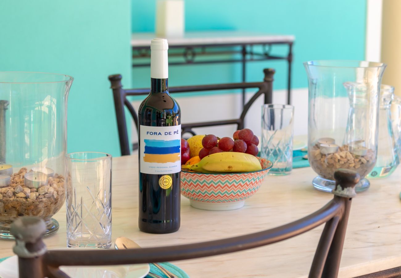 Villa in Carvoeiro - Villa Aurora – Cheerful Family Villa with Pool and Jacuzzi
