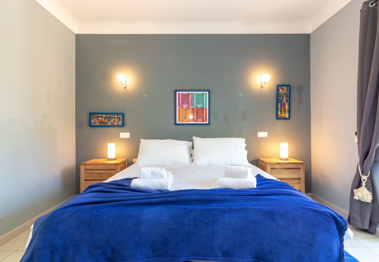 Villa in Carvoeiro - Villa Aurora – Cheerful Family Villa with Pool and Jacuzzi