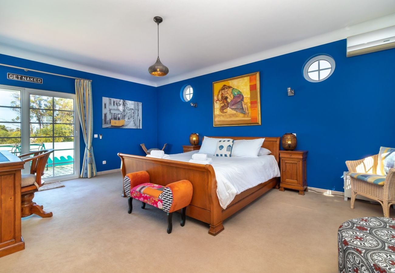 Villa in Carvoeiro - Villa Aurora – Cheerful Family Villa with Pool and Jacuzzi