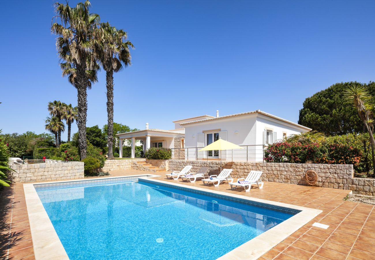 Villa in Carvoeiro - Casa Duas Filhas – Light-Filled Villa with Private Pool near the Cliffs of Carvoeiro