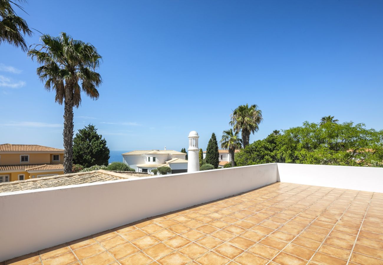 Villa in Carvoeiro - Casa Duas Filhas – Light-Filled Villa with Private Pool near the Cliffs of Carvoeiro