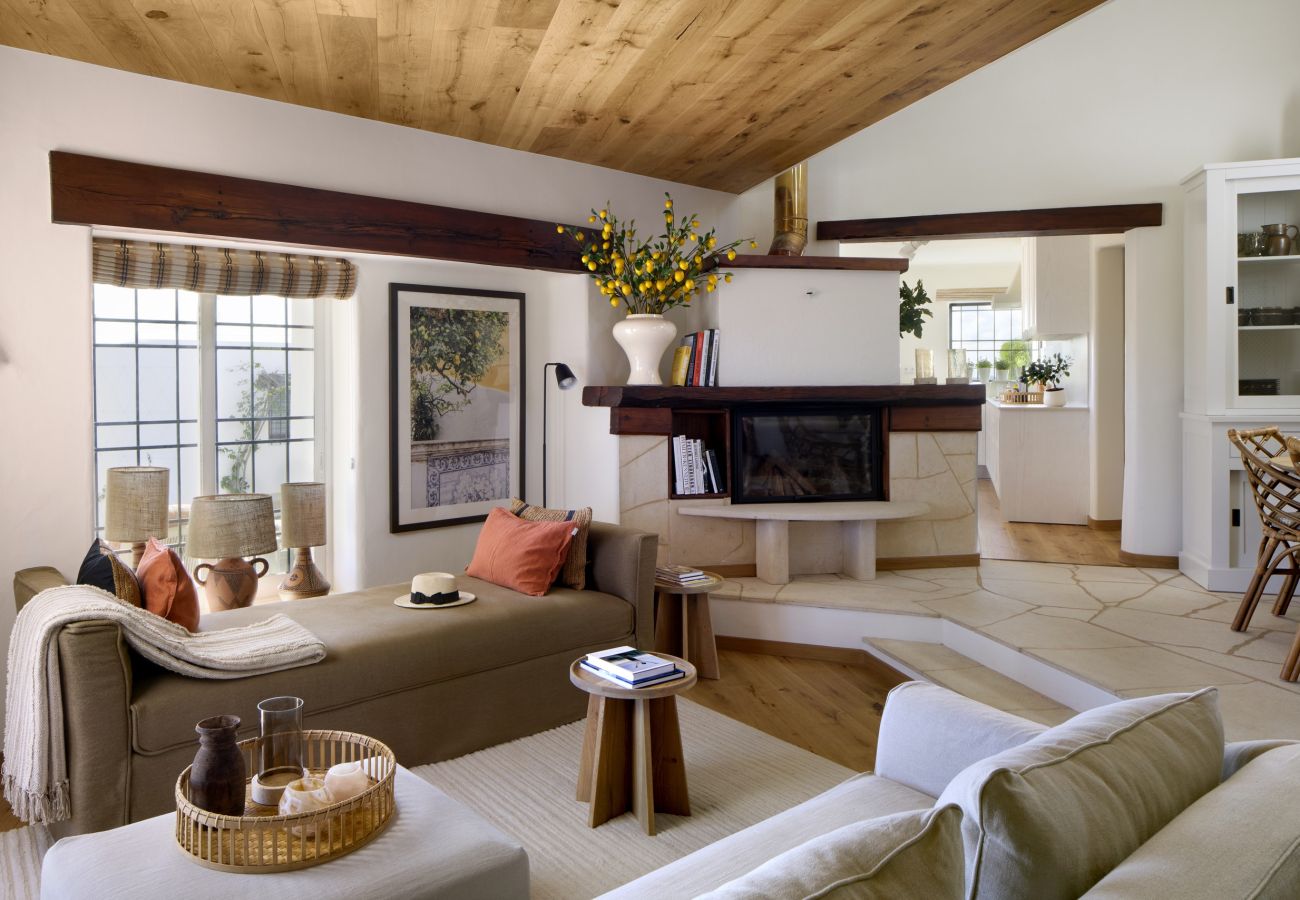 Villa in Guia - Casa Vento de Ouro – Peaceful Vineyard Retreat with Heated Pool near Guia